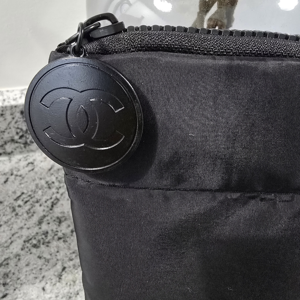 Double CC Black Quilted Makeup Pouch - Picture 2 of 3